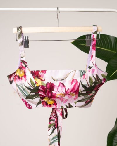 Floral Tie-Back.