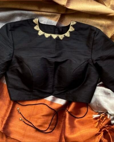 Temple embroidery blouse.