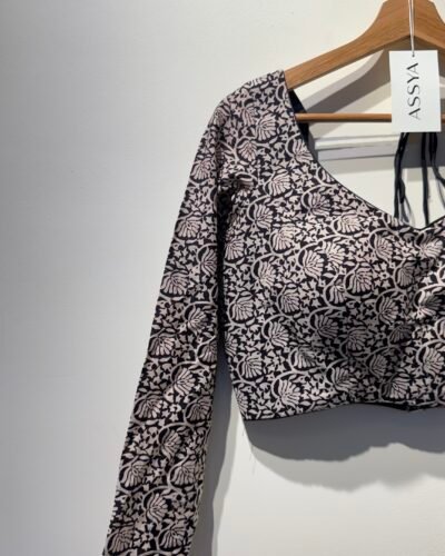 SIZE 38 FULL SLEEVE BLACK AND WHITE.